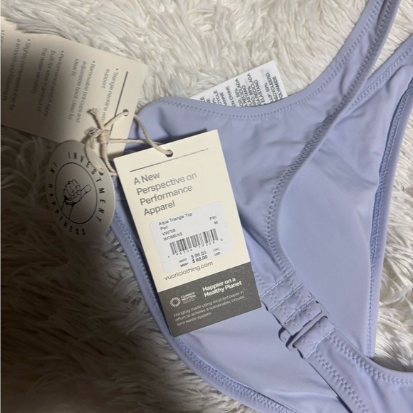 Vuori Women’s aqua triangle Top - Picture 5 of 6